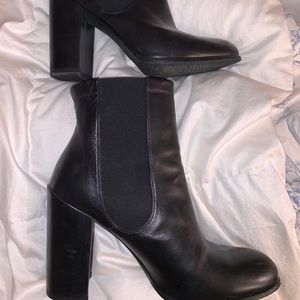 Stuart Weitzman Black Leather Ankle booties